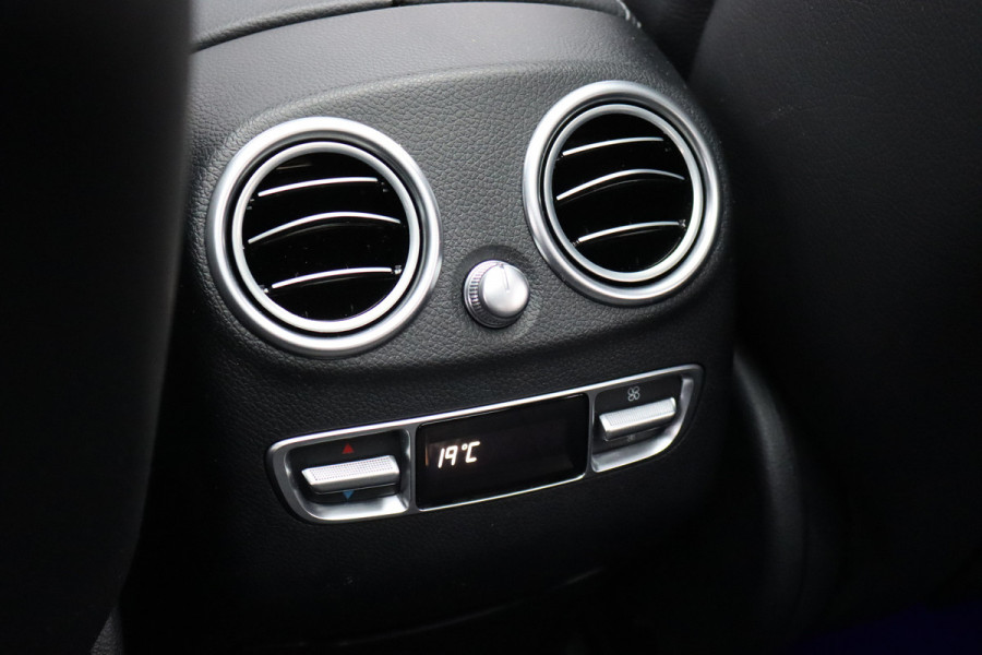 Mercedes-Benz GLC 300e 4MATIC AMG Line Premium+ | Luchtvering | Massage | Panoramadak | Trekhaak | Distronic+ | Stoelverwarming V+A | Memory | Surround Camera | Burmester | Augmented Reality |