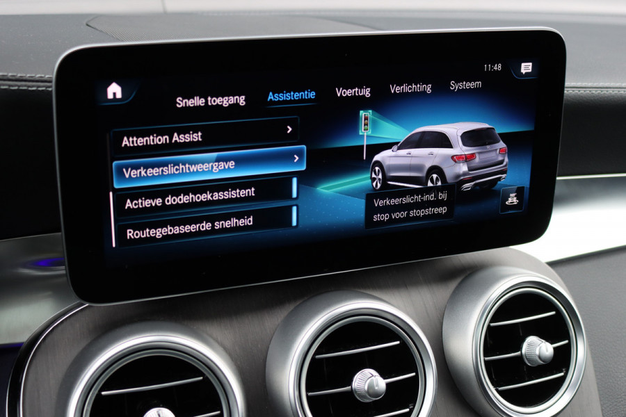 Mercedes-Benz GLC 300e 4MATIC AMG Line Premium+ | Luchtvering | Massage | Panoramadak | Trekhaak | Distronic+ | Stoelverwarming V+A | Memory | Surround Camera | Burmester | Augmented Reality |