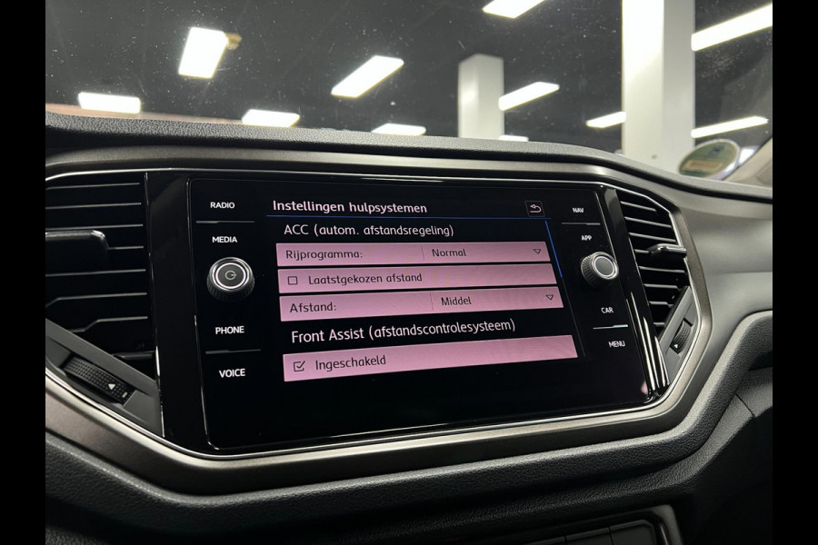 Volkswagen T-Roc 1.5 TSI Elek.koffer | Carplay | PDC | ACC |