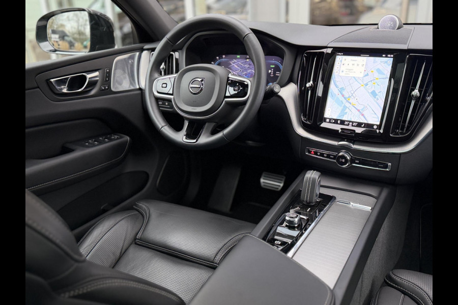 Volvo XC60 2.0 T8 Plug-in hybrid AWD R-Design |Facelift|Pano|Bowers & Wilkins|Stoel Ventilatie|Pilot Assist|Trekhaak