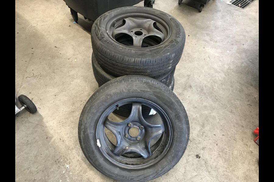 Dacia SANDERO Stepway 1.0 TCe 90 Comfort Navi Camera Winterwielenset