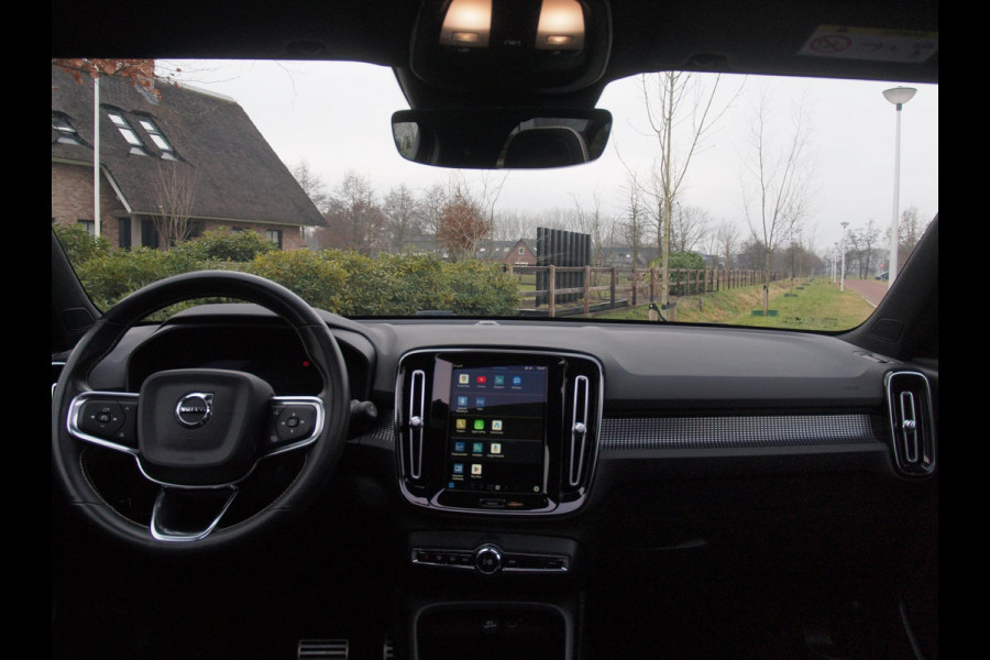 Volvo XC40 Recharge P8 AWD R-Design | SOH 92% | Panoramadak | Trekhaak | Apple Carplay | Cruise Control |