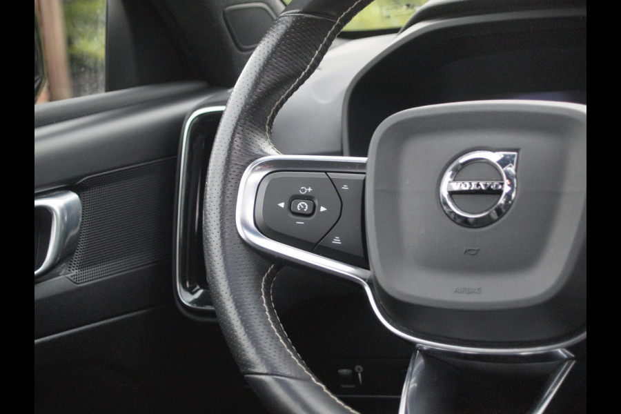 Volvo XC40 Recharge P8 AWD R-Design | SOH 92% | Panoramadak | Trekhaak | Apple Carplay | Cruise Control |