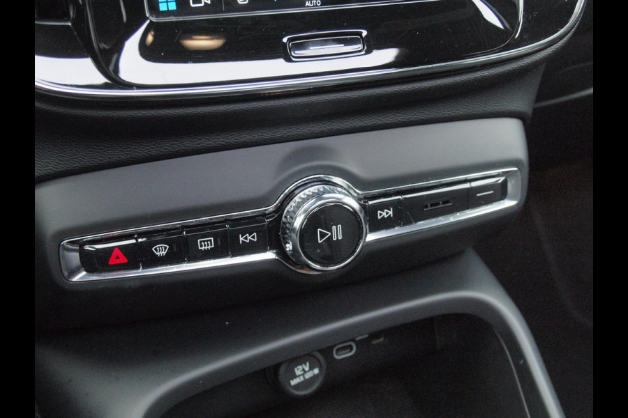 Volvo XC40 Recharge P8 AWD R-Design | SOH 92% | Panoramadak | Trekhaak | Apple Carplay | Cruise Control |