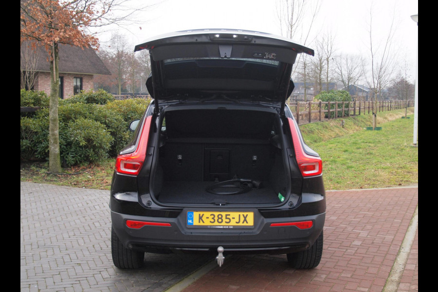Volvo XC40 Recharge P8 AWD R-Design | SOH 92% | Panoramadak | Trekhaak | Apple Carplay | Cruise Control |