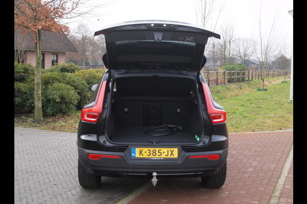 Volvo XC40 Recharge P8 AWD R-Design | SOH 92% | Panoramadak | Trekhaak | Apple Carplay | Cruise Control |