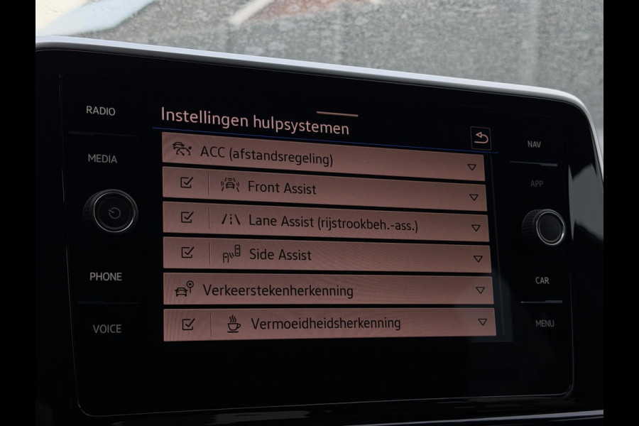 Volkswagen T-Roc 1.5 TSI 3x R-Line Panorama CarPlay