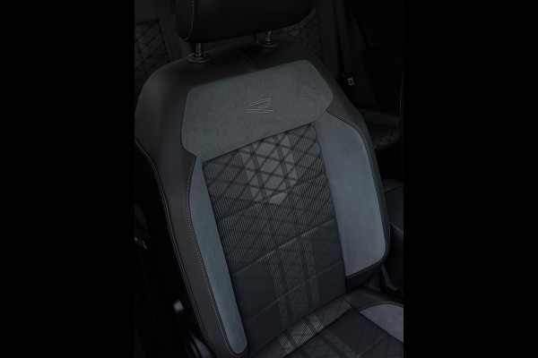 Volkswagen T-Roc 1.5 TSI 3x R-Line Panorama CarPlay