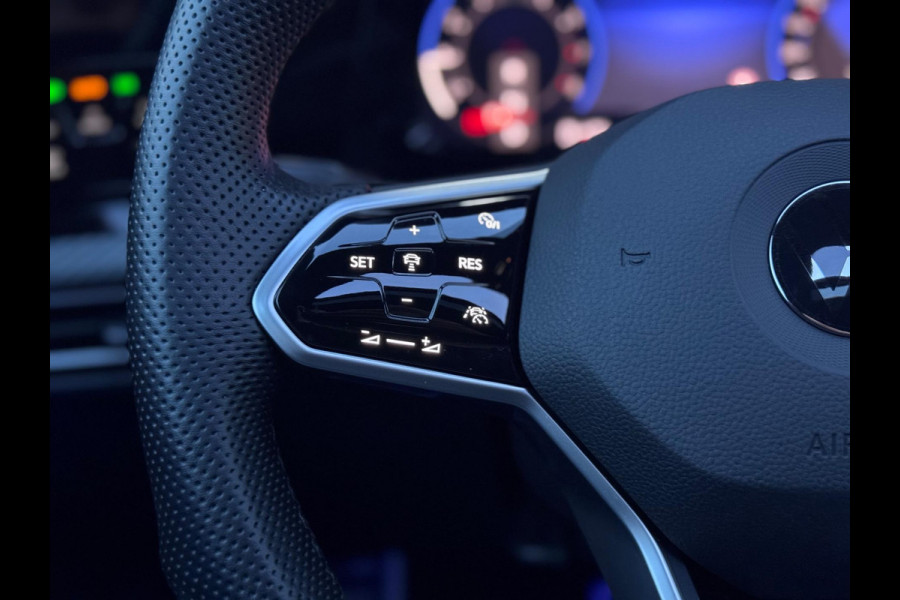 Volkswagen Golf 1.5 eTSI R-Line Pano/Matrix/IQ.Light