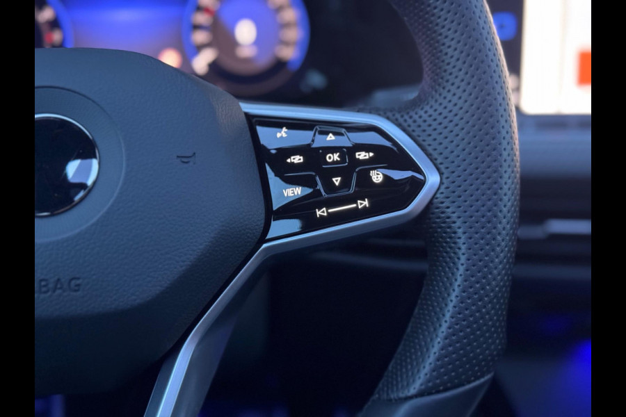 Volkswagen Golf 1.5 eTSI R-Line Pano/Matrix/IQ.Light