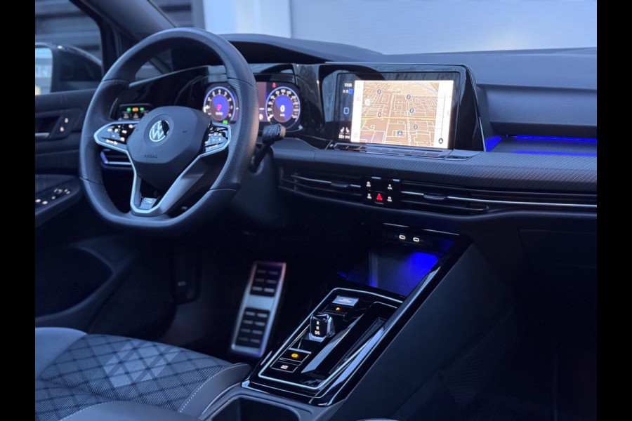 Volkswagen Golf 1.5 eTSI R-Line Pano/Matrix/IQ.Light