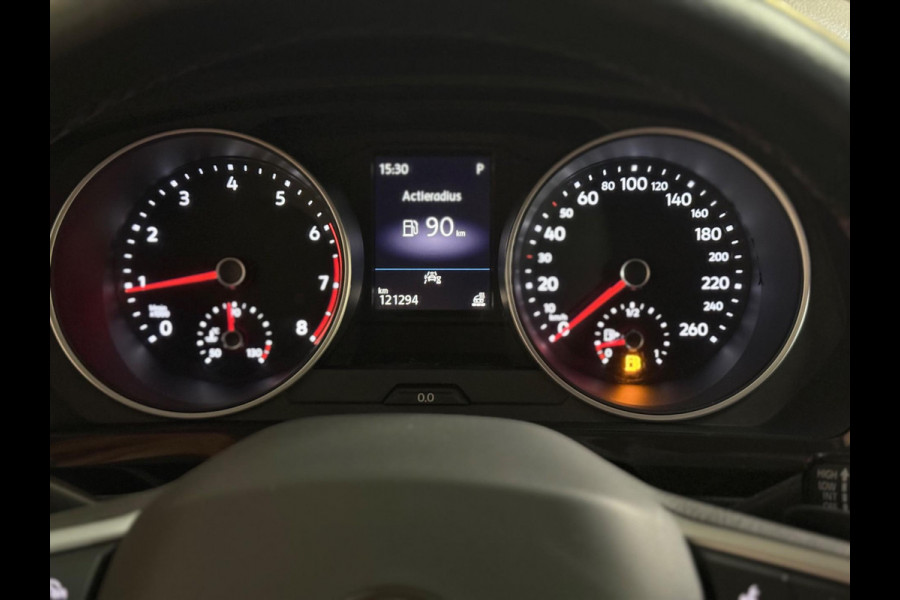 Volkswagen Tiguan 1.5 TSI Life Business | Camera | Stoel-/stuurverwarming | CarPlay | Massage | DAB