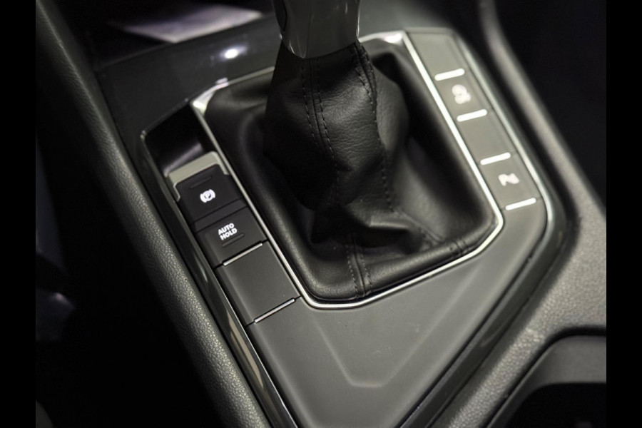 Volkswagen Tiguan 1.5 TSI Life Business | Camera | Stoel-/stuurverwarming | CarPlay | Massage | DAB