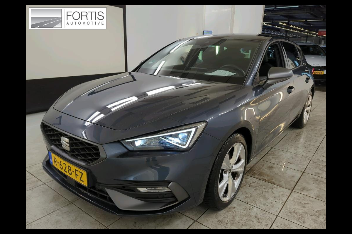 Seat Leon Sportstourer 1.0 TSI FR Business Intense NL-AUTO | CAMERA | STOEL/STUUR VERWARMING