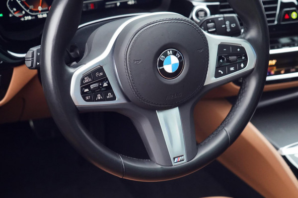 BMW 5 Serie Touring 530i Business Edition Plus / M-Sport / 34dkm NAP / Elek. Trekhaak / Pano / Harman Kardon / Nw.pr. € 94.000!