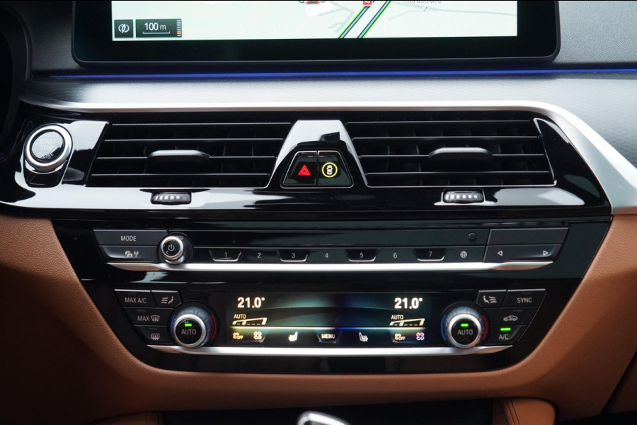 BMW 5 Serie Touring 530i Business Edition Plus / M-Sport / 34dkm NAP / Elek. Trekhaak / Pano / Harman Kardon / Nw.pr. € 94.000!