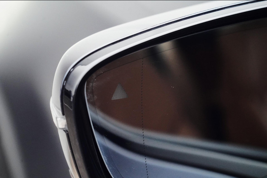 BMW 5 Serie Touring 530i Business Edition Plus / M-Sport / 34dkm NAP / Elek. Trekhaak / Pano / Harman Kardon / Nw.pr. € 94.000!