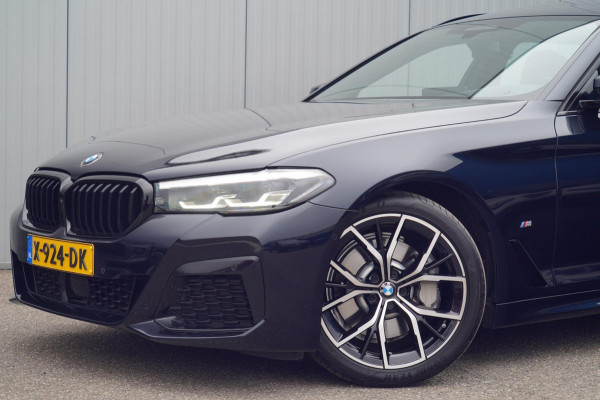 BMW 5 Serie Touring 530i Business Edition Plus / M-Sport / 34dkm NAP / Elek. Trekhaak / Pano / Harman Kardon / Nw.pr. € 94.000!