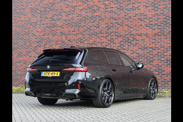BMW 5 Serie Touring 550e xDrive | M performance - Pano - B&W - Trekhaak
