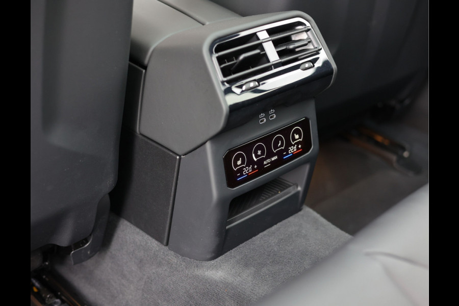 BMW 5 Serie Touring 550e xDrive | M performance - Pano - B&W - Trekhaak