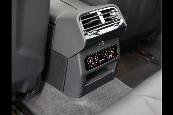 BMW 5 Serie Touring 550e xDrive | M performance - Pano - B&W - Trekhaak