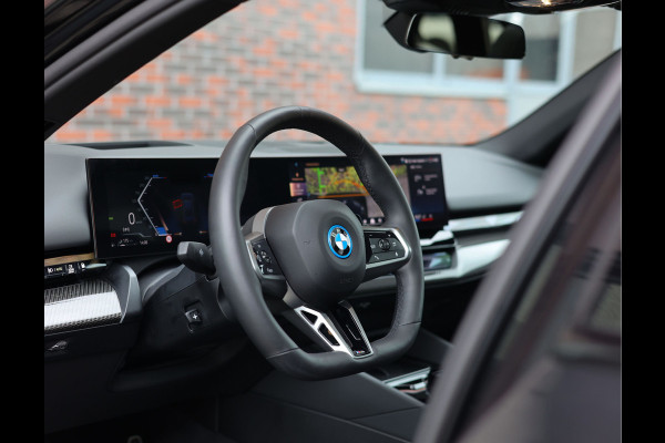 BMW 5 Serie Touring 550e xDrive | M performance - Pano - B&W - Trekhaak