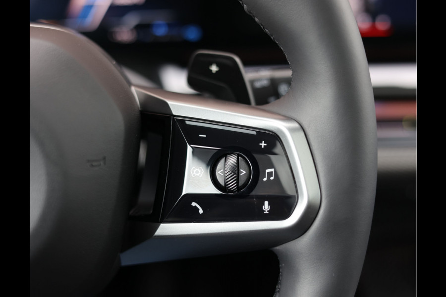 BMW 5 Serie Touring 550e xDrive | M performance - Pano - B&W - Trekhaak