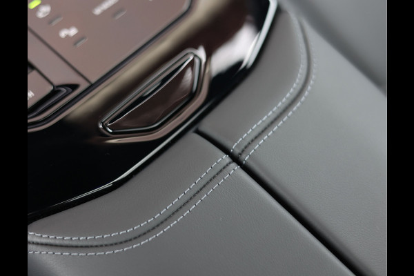 BMW 5 Serie Touring 550e xDrive | M performance - Pano - B&W - Trekhaak