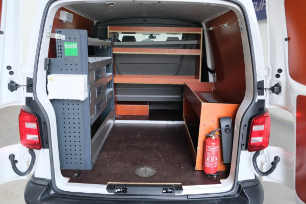 Volkswagen Transporter 2.0 TDI 150 PK L2H1 DC - N.A.P. Airco, Cruise, PDC, Trekhaak.