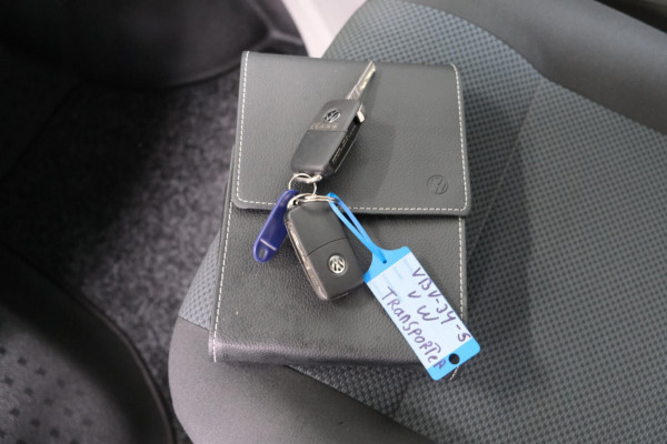 Volkswagen Transporter 2.0 TDI 150 PK L2H1 DC - N.A.P. Airco, Cruise, PDC, Trekhaak.