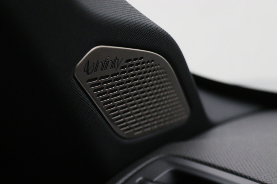 Lynk & Co 01 1.5 360° Camera, Panoramadak, Zwarte hemel, ACC, Apple Carplay, DAB, 20''