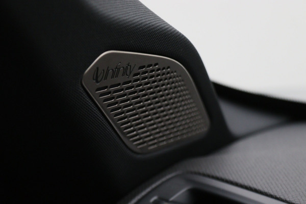 Lynk & Co 01 1.5 360° Camera, Panoramadak, Zwarte hemel, ACC, Apple Carplay, DAB, 20''