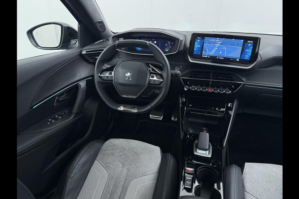 Peugeot e-2008 EV GT Pack 50 kWh VAN € 20.900,- VOOR € 18.440,- UW LENTEVOORDEEL € 2.460,-! |SOH 90% | 3-Fase boordlader | Warmtepomp | Open Panoramadak | Camera | Stoelverwarming | Adaptieve Cruise Control | Full Option | Dealeronderhouden | Inclusief 12 mnd BOVAG garantie |
