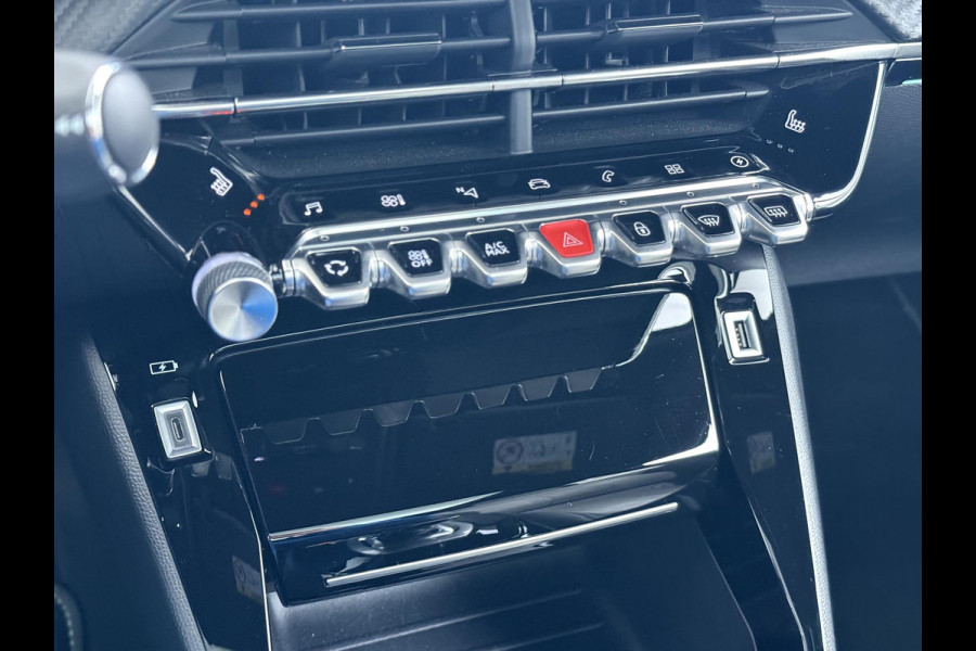 Peugeot e-2008 EV GT Pack 50 kWh VAN € 20.900,- VOOR € 18.440,- UW LENTEVOORDEEL € 2.460,-! |SOH 90% | 3-Fase boordlader | Warmtepomp | Open Panoramadak | Camera | Stoelverwarming | Adaptieve Cruise Control | Full Option | Dealeronderhouden | Inclusief 12 mnd BOVAG garantie |