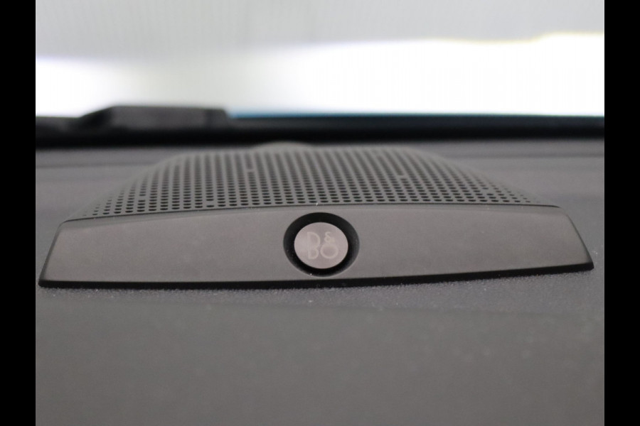 Ford Fiesta 125pk EcoBoost Hybrid Titanium Vignale B&O | Camera | Adapt. Cruise | Parkeersens. v+a | Stoel-/stuur-/voorruitverw.