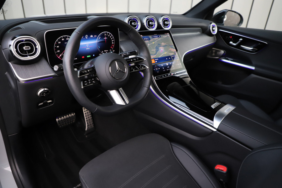 Mercedes-Benz GLC 400e AMG 4-Matic | 381PK | Head-up | Keyless-go | Pano | Sfeerverlichting | Burmester | Digital-light | Trekhaak | 2024.
