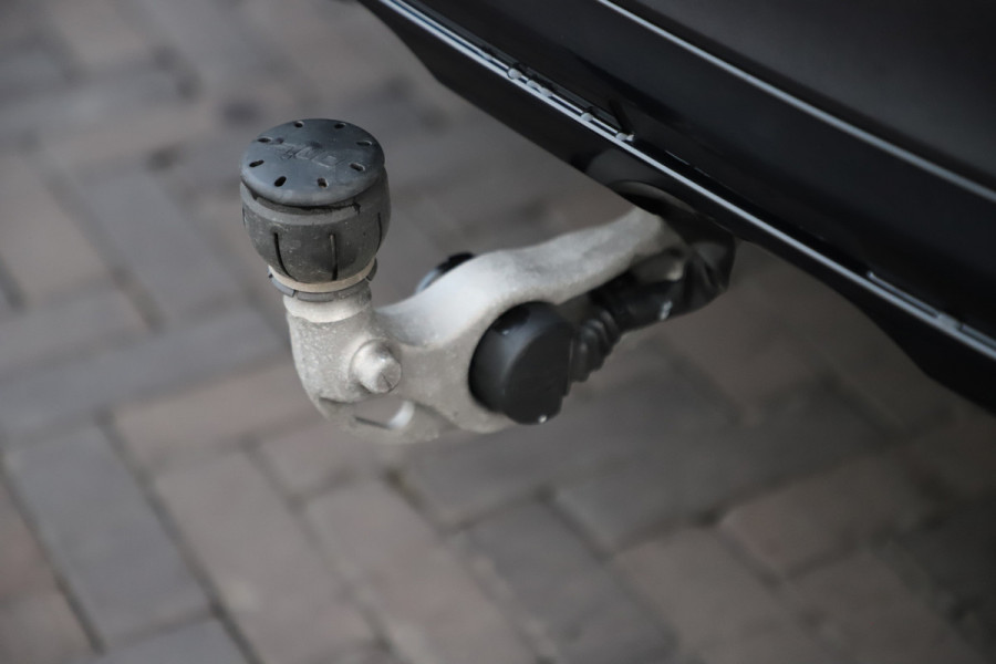 Mercedes-Benz GLC 400e AMG 4-Matic | 381PK | Head-up | Keyless-go | Pano | Sfeerverlichting | Burmester | Digital-light | Trekhaak | 2024.