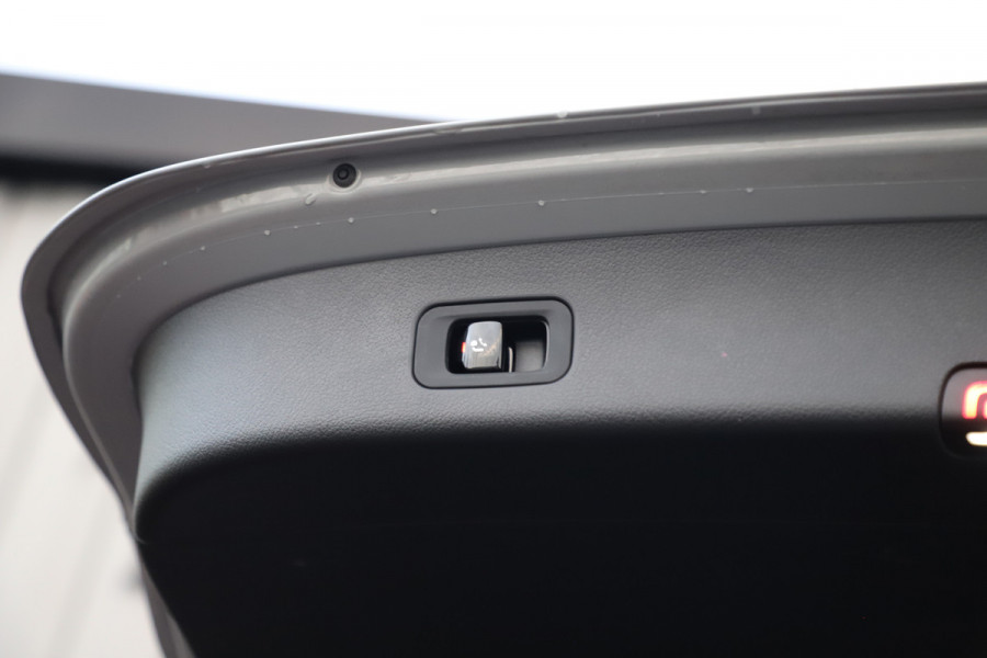 Mercedes-Benz GLC 400e AMG 4-Matic | 381PK | Head-up | Keyless-go | Pano | Sfeerverlichting | Burmester | Digital-light | Trekhaak | 2024.