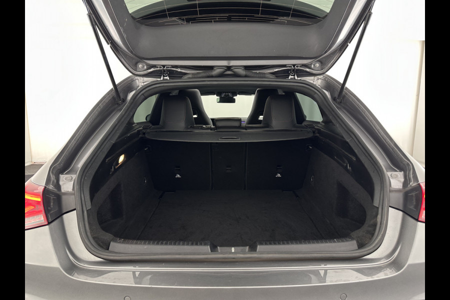 Mercedes-Benz CLA-Klasse Shooting Brake 180 AMG-Line Business Solution (INCL-BTW) *PANO | LEATHER-MICROFIBRE | FULL-LED | AMBIENTLIGHT | BLINDSPOT | HEATED-SPORTSEATS | WIDESCREEN-DIGICOCKPIT | DAB+ | NAVI-FULLMAP | CAMERA | PRIVACYGLASS | 18''ALU*