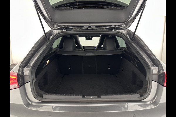 Mercedes-Benz CLA-Klasse Shooting Brake 180 AMG-Line Business Solution (INCL-BTW) *PANO | LEATHER-MICROFIBRE | FULL-LED | AMBIENTLIGHT | BLINDSPOT | HEATED-SPORTSEATS | WIDESCREEN-DIGICOCKPIT | DAB+ | NAVI-FULLMAP | CAMERA | PRIVACYGLASS | 18''ALU*