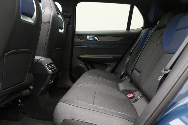 Lynk & Co 01 1.5 360° Camera, Panoramadak, Zwarte hemel, ACC, Apple Carplay, DAB, 20''