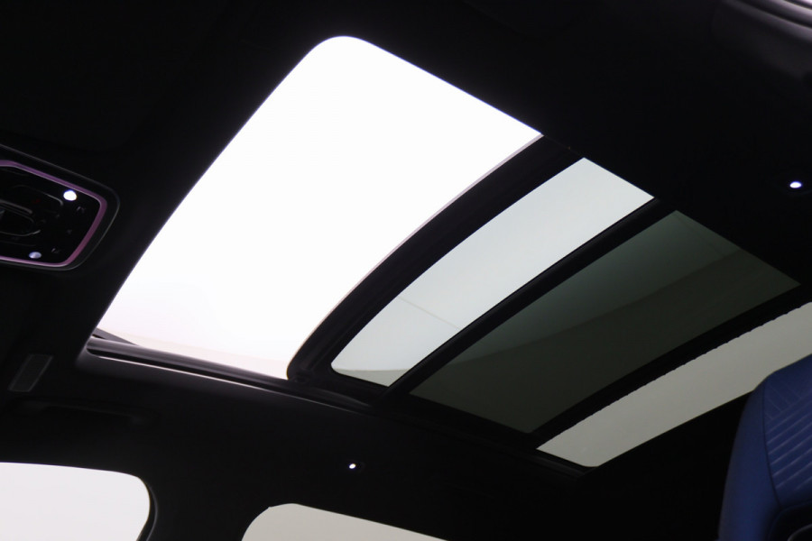 Lynk & Co 01 1.5 360° Camera, Panoramadak, Zwarte hemel, ACC, Apple Carplay, DAB, 20''