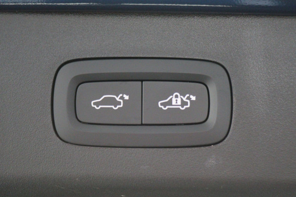 Lynk & Co 01 1.5 360° Camera, Panoramadak, Zwarte hemel, ACC, Apple Carplay, DAB, 20''