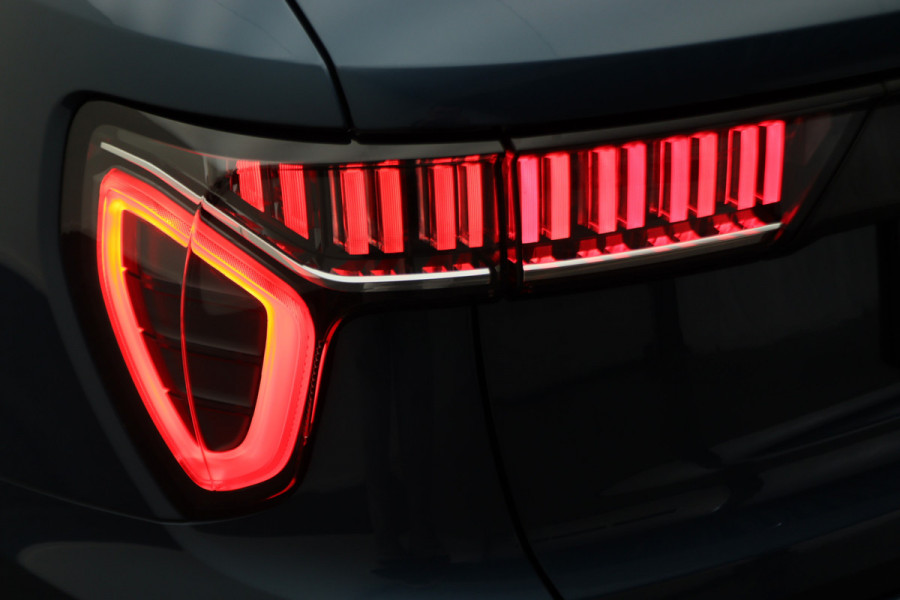 Lynk & Co 01 1.5 360° Camera, Panoramadak, Zwarte hemel, ACC, Apple Carplay, DAB, 20''