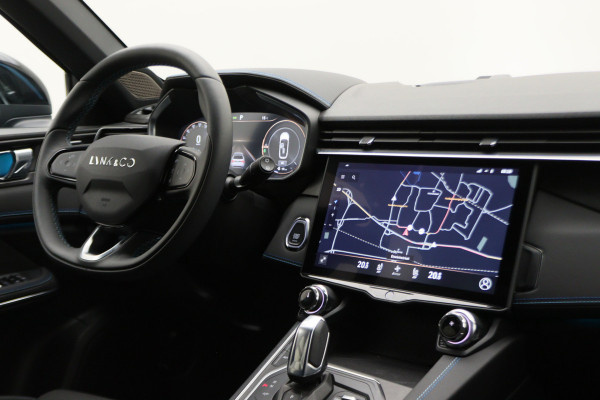 Lynk & Co 01 1.5 360° Camera, Panoramadak, Zwarte hemel, ACC, Apple Carplay, DAB, 20''