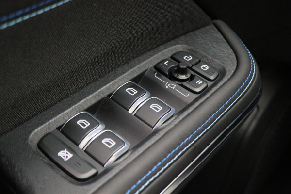 Lynk & Co 01 1.5 360° Camera, Panoramadak, Zwarte hemel, ACC, Apple Carplay, DAB, 20''