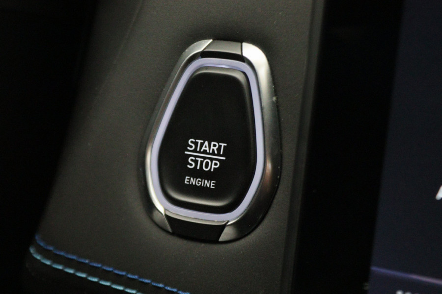 Lynk & Co 01 1.5 360° Camera, Panoramadak, Zwarte hemel, ACC, Apple Carplay, DAB, 20''