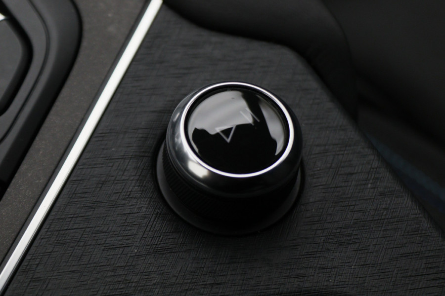 Lynk & Co 01 1.5 360° Camera, Panoramadak, Zwarte hemel, ACC, Apple Carplay, DAB, 20''