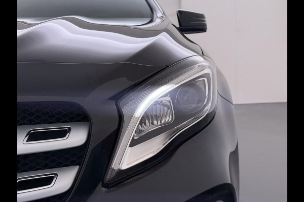 Mercedes-Benz GLA 180 Premium Plus VAN € 23.900,- VOOR € 19.877,- UW LENTEVOORDEEL € 4.023,-! | Stoelverwarming | Climate Control | Camera | Top onderhouden | 12 maanden BOVAG-garantie