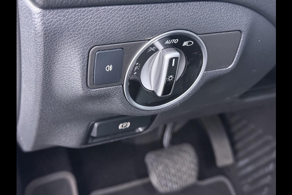 Mercedes-Benz GLA 180 Premium Plus VAN € 23.900,- VOOR € 19.877,- UW LENTEVOORDEEL € 4.023,-! | Stoelverwarming | Climate Control | Camera | Top onderhouden | 12 maanden BOVAG-garantie